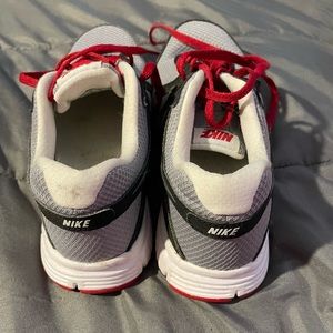 EUC Women’s Nike Sneakers size 5.5